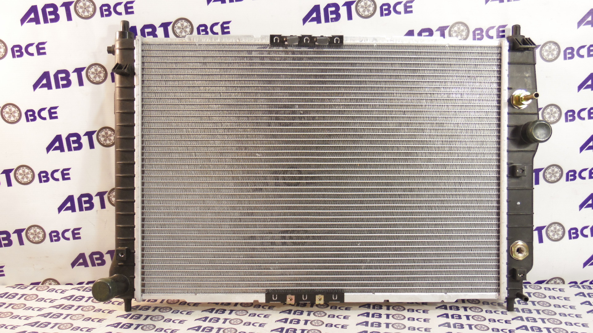 Радиатор основной (охлаждения) Aveo (1,2,3) АКПП (с кондиционером.60см.) LUZAR